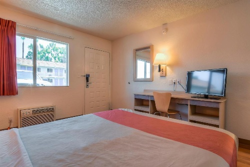 Motel 6 Los Angeles -Hacienda Heights image 10
